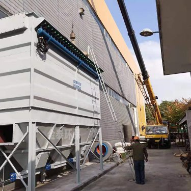 脈沖袋式除塵器DMC240定制款安裝現場調試